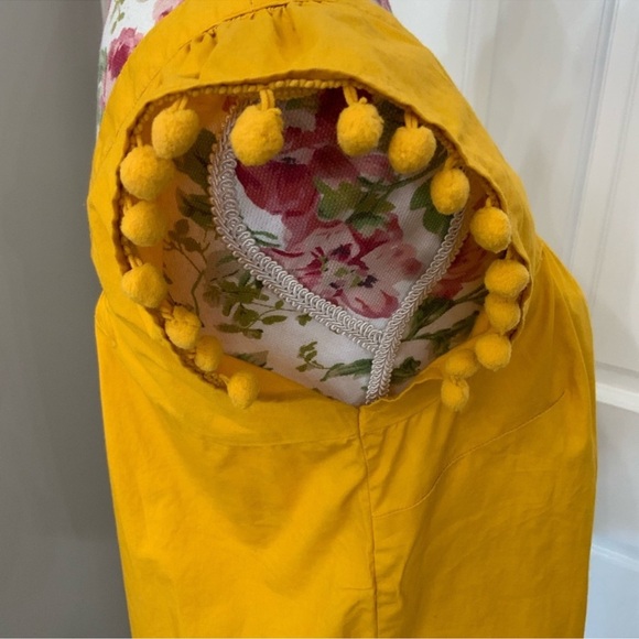JCrew Square-neck top in cotton poplin with pom-poms. Size 2. Yellow/gold - Picture 6 of 8